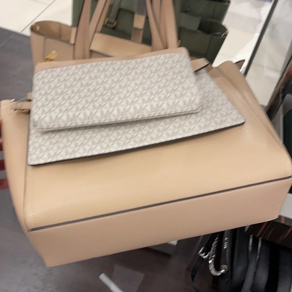 Michael Kors Maisie Large Pebbled Leather 3-in-1 Tote Bag - Picture 11 of 16